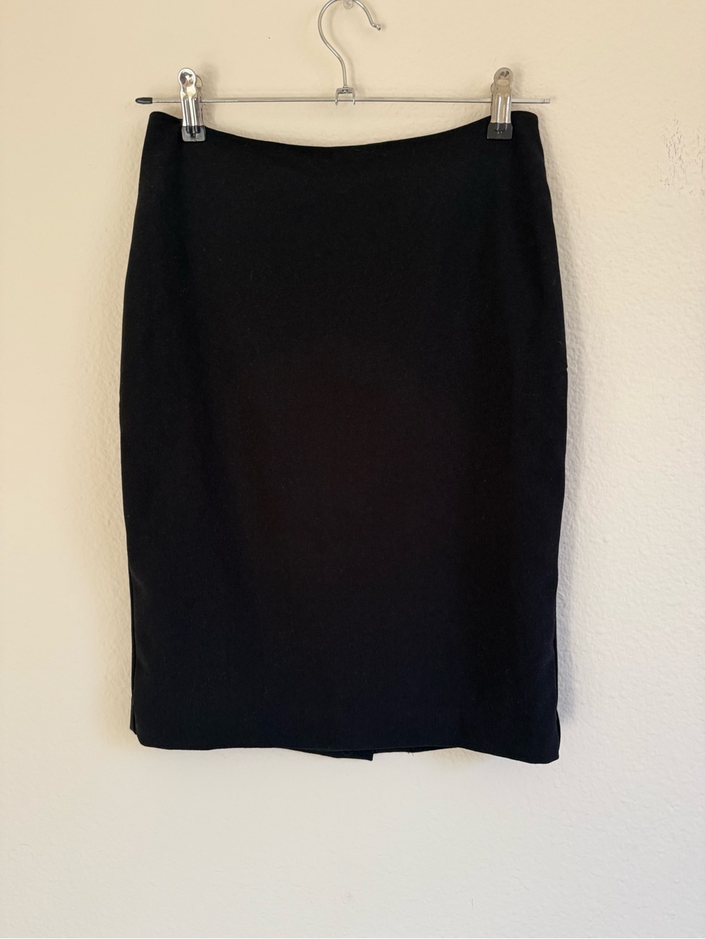 Banana Republic Black Pencil Skirt - Petite size 4